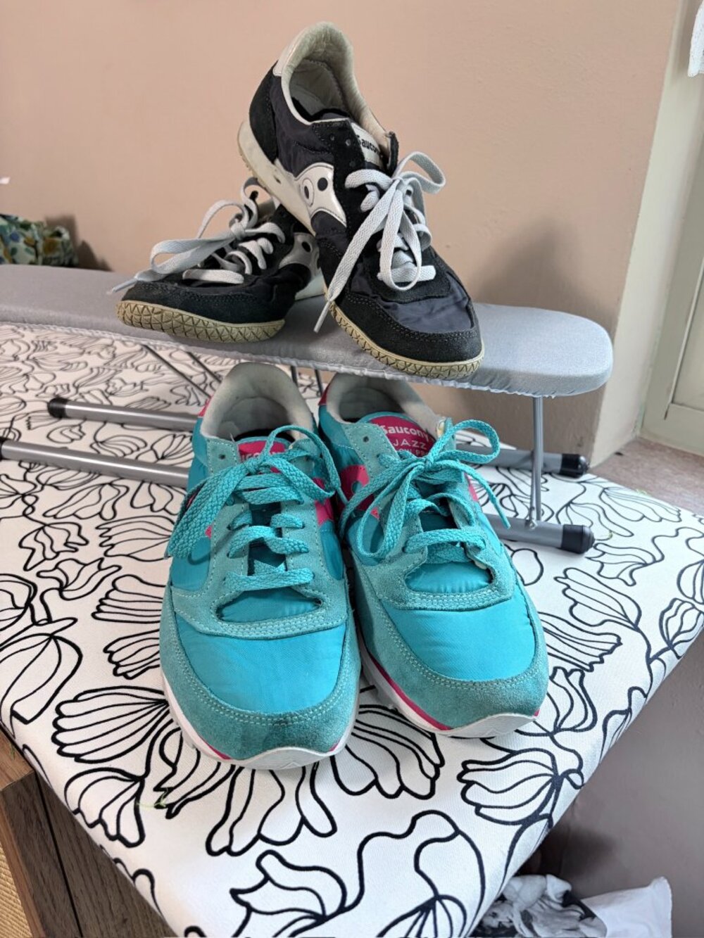 Vintage Saucony Sneakers Size 10